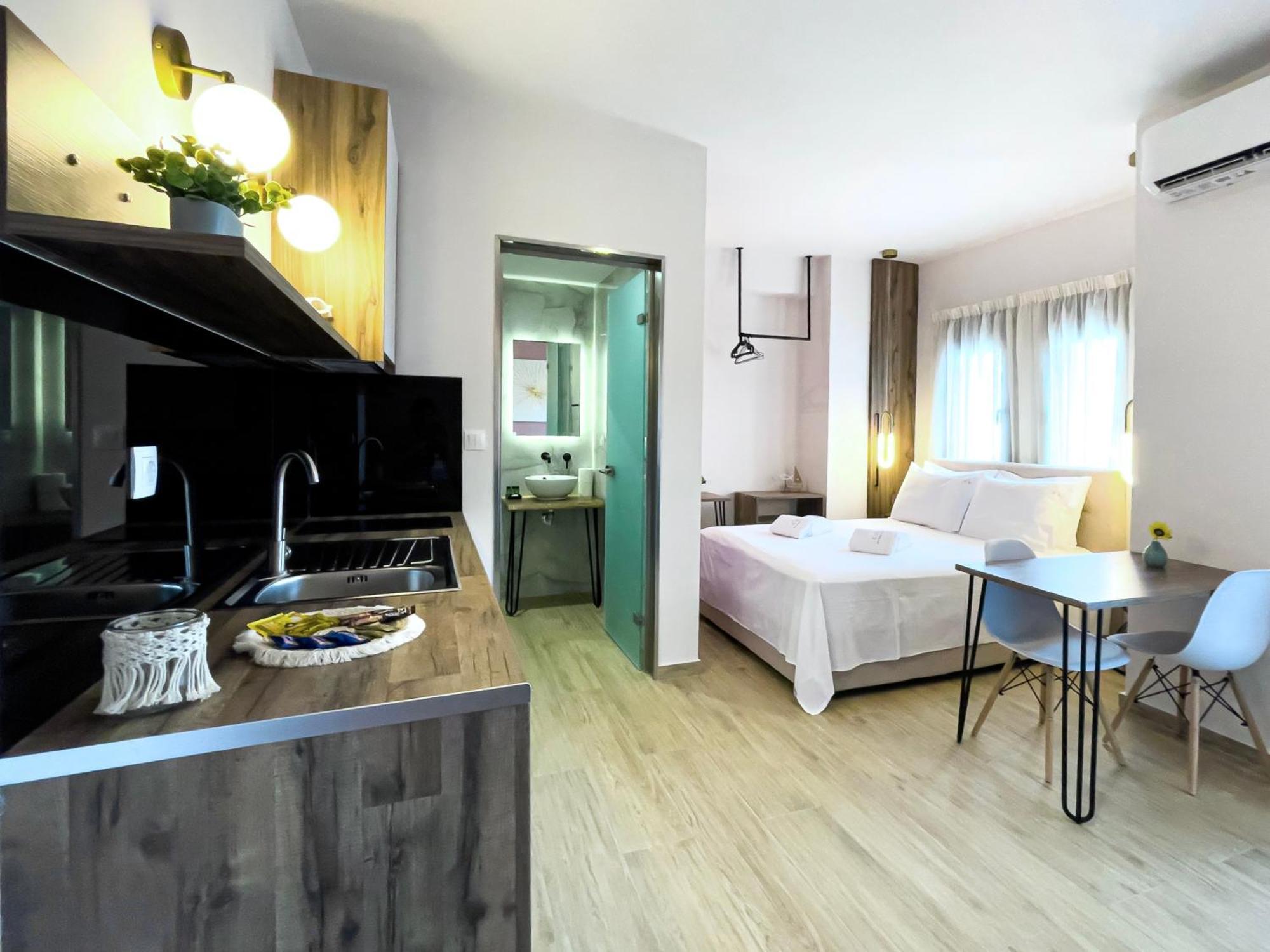 إيريسوس Athonite All Seasons Luxury Suites المظهر الخارجي الصورة