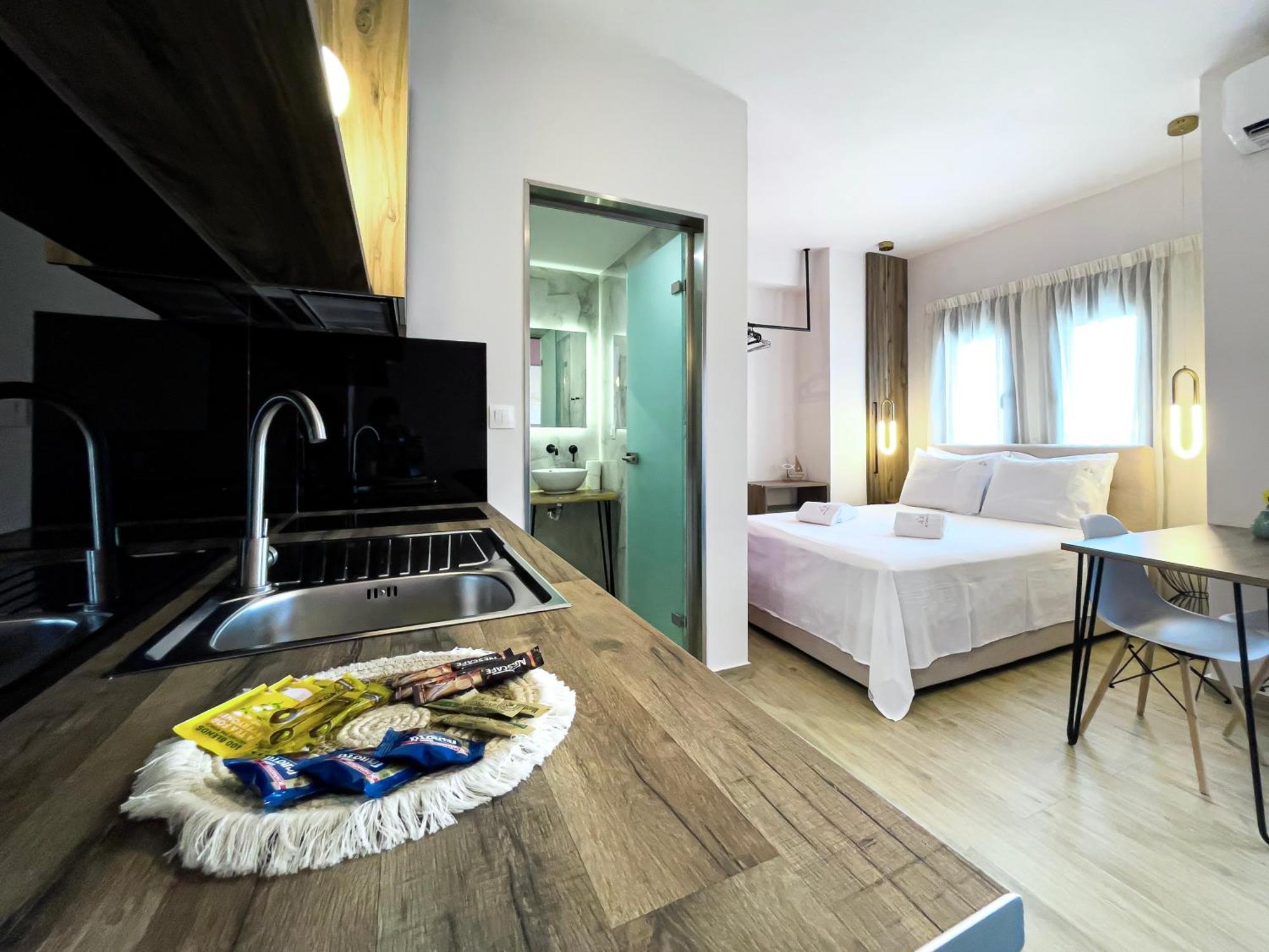 إيريسوس Athonite All Seasons Luxury Suites المظهر الخارجي الصورة
