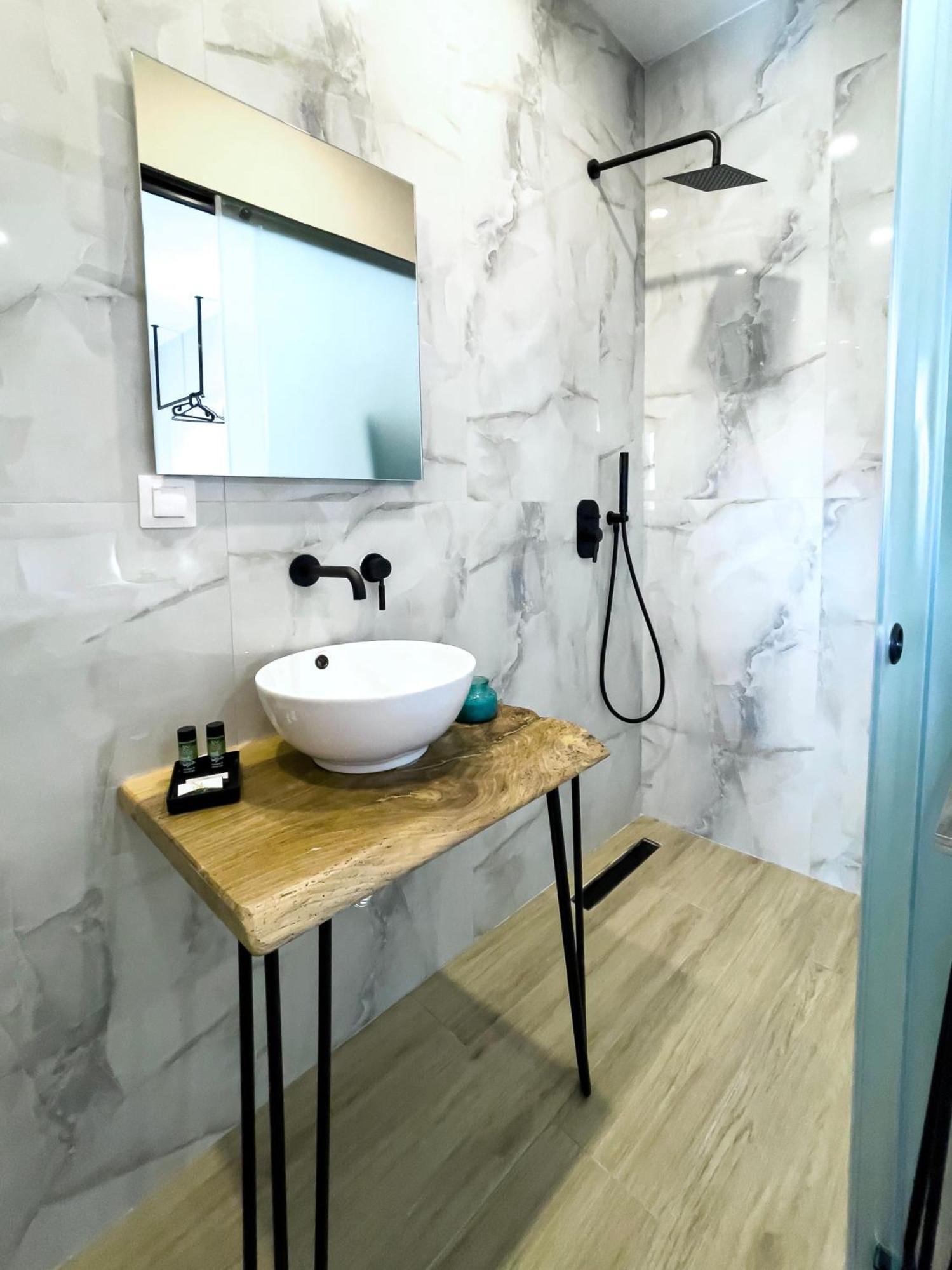 إيريسوس Athonite All Seasons Luxury Suites المظهر الخارجي الصورة