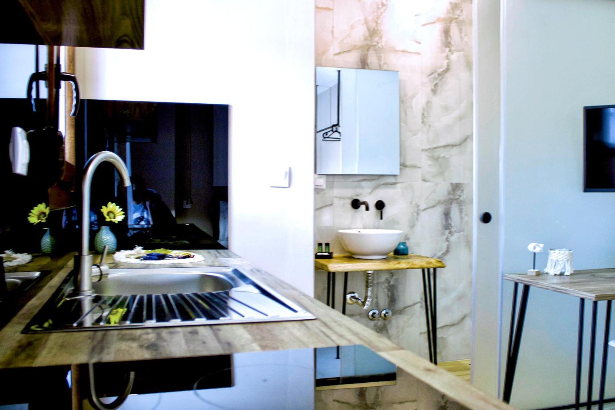 إيريسوس Athonite All Seasons Luxury Suites المظهر الخارجي الصورة